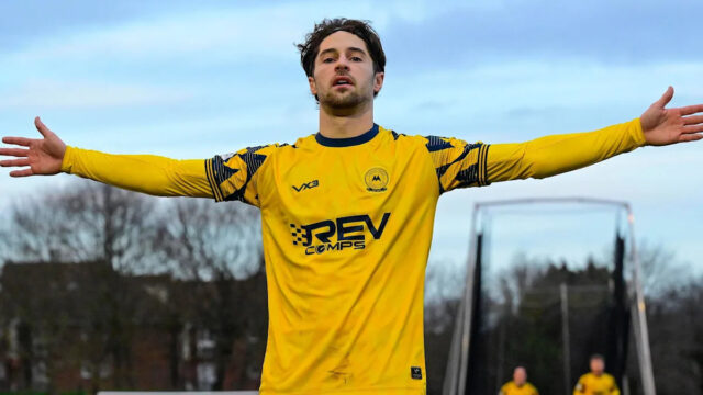 Torquay United sa po víťazstve Hornchurchu dostal na vrchol Torquay United sa po víťazstve Hornchurchu dostal na vrchol