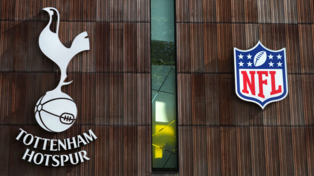 Tottenham Hotspur ponúkol 40 miliónov eur za stredopoliara spájaného s Manchestrom United
