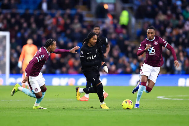 Tottenham Snatch 2-2 Remíza v Burnley s neskorým gólom Romera Download app from appStore