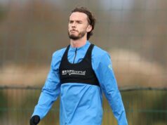 Tottenham dostáva informácie o zranení Jamesa Maddisona pred súbojom s Man City, keďže priorita Thomasa Franka je jasná James Maddison z Tottenhamu Hotspur sa pozerá počas tréningu v Tottenham Hotspur Training Center 8. decembra 2025 v Enfielde v Anglicku