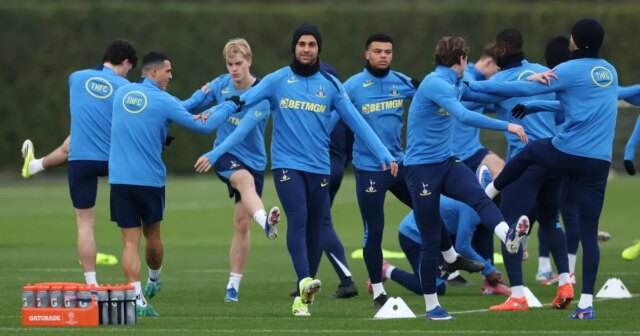 Thomas Frank nemá k dispozícii veľa hráčov Tottenhamu, z ktorých by si mohol vybrať, aby sa v utorok postavil Borussii Dortmund v Lige majstrov.