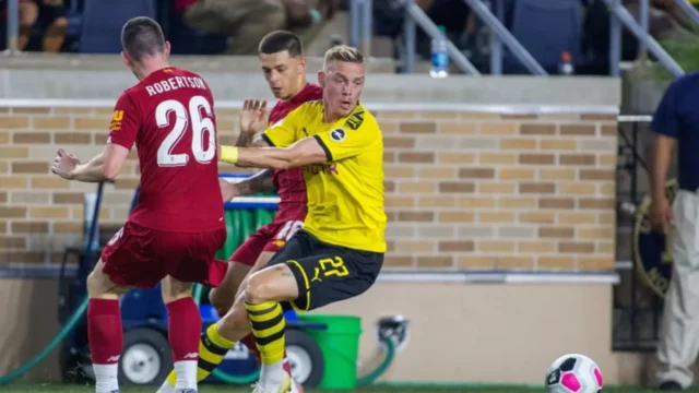 Tottenham rokuje o podpise legendy Liverpoolu Andyho Robertsona Tottenham rokuje o podpise legendy Liverpoolu Andyho Robertsona