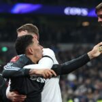 Hráči Tottenhamu a Aston Villy