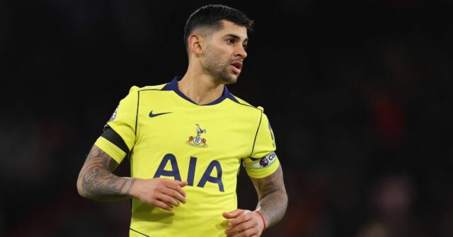 Tottenham sa po výbuchu rozhodol zbaviť Cristiana Romera z funkcie kapitána | Futbal | Šport
