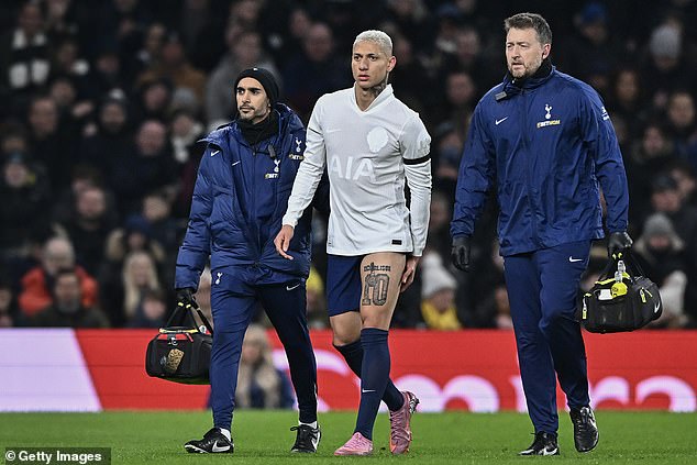 Tottenham zintenzívni hľadanie útočníka: Spurs vstúpi na trh s kľúčovou Richarlison bol na sedem týždňov vylúčený z ďalšej obrovskej rany pre Thomasa Franka