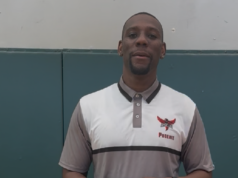 Tréner Leon Jacob pomohol vytvoriť úspech pre basketbal Angelou Tréner Leon Jacob pomohol vytvoriť úspech pre basketbal Angelou