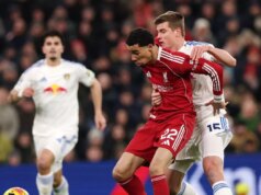 Trestný verdikt Hugo Ekitike Liverpool vynesený po odvolaní proti Leedsu United Huga Ekitike z Liverpoolu vyzýva Jaka Bijol z Leeds United