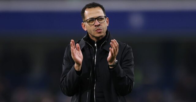 Liam Rosenior tlieska po výhre Chelsea nad Brentfordom.