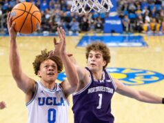 Tyler Bilodeau a Trent Perry poháňajú mužov z UCLA za Northwestern Tyler Bilodeau a Trent Perry poháňajú mužov z UCLA za Northwestern