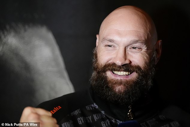 Tyson Fury je späť (opäť!): Ťažká váha oznamuje šokový zápas Návrat Tysona Furyho k boxu bol potvrdený, pričom bývalý majster sveta v ťažkej váhe odchádza z dôchodku, aby sa 11. apríla stretol s Arslanbekom Machmudovom.