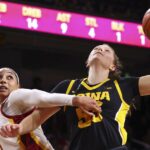 USC ženský basketbal omráči číslo 8 Iowa v obrovskom vyhlásení víťazstvo