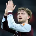 Harvey Elliott počas zápasu Aston Villa