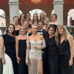 Dvojica vyzerala so svojimi družičkami na silvestrovskej svadbe v Perthe úchvatne