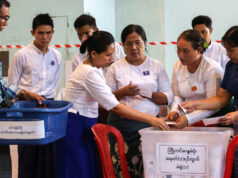 V Mjanmarsku prebieha posledná fáza sporných volieb, keďže povstalci pokračujú v bojoch | Al-Džazíra V Mjanmarsku prebieha posledná fáza sporných volieb, keďže povstalci pokračujú v bojoch | Al-Džazíra