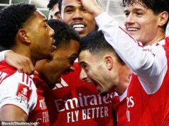 V mysli 100 mph z Arsenalu Gabriel Martinelli: Prečo ho posmešky Garyho Nevilla ohľadom Conora Bradleyho neprekvapia, ako trávi čas mimo ihriska a to, čo na ňom Mikel Arteta miluje najviac Gabriel Martinelli má za sebou rušný týždeň – v nedeľu strelil hetrik FA Cupu proti Portsmouthu po tom, čo minulý štvrtok vyvolal kontroverziu, keď sa pokúsil odstrániť zraneného krajného obrancu Liverpoolu Conora Bradleyho z ihriska Emirates.