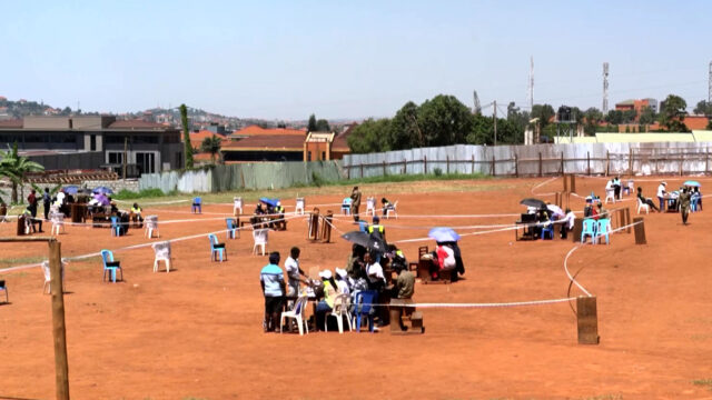 V ugandských prezidentských voľbách sa zatvárajú volebné miestnosti, keďže pokračuje V ugandských prezidentských voľbách sa zatvárajú volebné miestnosti, keďže pokračuje výpadok internetu | Voľby