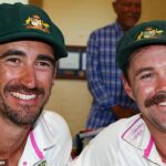 Mitchell Starc vyvolal zimomriavky po chrbte anglických fanúšikov po vyhlásení, že by si rád zahral v sérii Ashes 2027 v Spojenom kráľovstve (na obrázku s Travisom Headom)