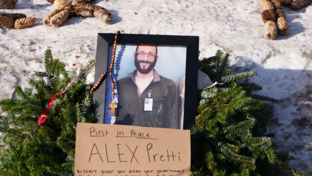 Video: Americkí agenti boli na dovolenke kvôli streľbe na Prettiho počas bdenia | POLÍCIA
