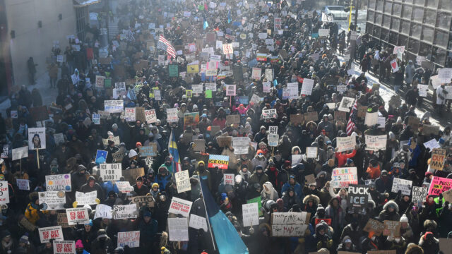 Video: Protest proti ICE sa konal v Minneapolise po zabití Video: Protest proti ICE sa konal v Minneapolise po zabití druhého občana USA | POLÍCIA