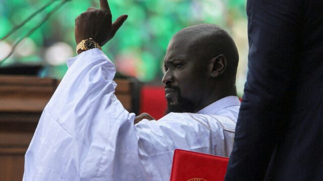 Vojenský vodca Doumbouya zložil prísahu ako prezident Guiney | Volebné správy
