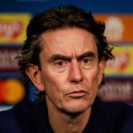 Thomas Frank počas tlačovej konferencie Tottenham Hotspur