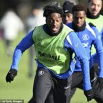 Axel Disasi bol privezený z chladu po tom, čo bol zaradený do bombového tímu Chelsea