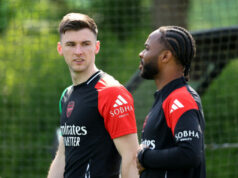 Vylúčený z Chelsea Raheem Sterling odmieta ponuku na hosťovanie z West Hamu, pretože chce prestup do Fulhamu Download app from appStore