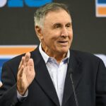 Vysokoškolský futbal: Fanúšikovia roztrhali CBS za to, že počas rozlúčky odrezali Garyho Danielsona