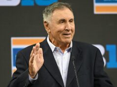 Vysokoškolský futbal: Fanúšikovia roztrhali CBS za to, že počas rozlúčky odrezali Garyho Danielsona Vysokoškolský futbal: Fanúšikovia roztrhali CBS za to, že počas rozlúčky odrezali Garyho Danielsona