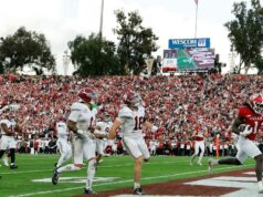 Vysokoškolský futbal musí prestať znižovať Rose Bowl Vysokoškolský futbal musí prestať znižovať Rose Bowl