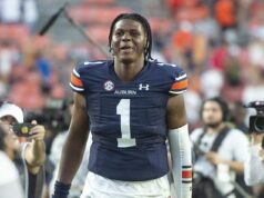 Vysokoškolský quarterback prestupuje po búrlivej kariére na svoju SIEDMU školu TJ Finley prestúpil na svoju siedmu školu, čo je pravdepodobne najviac v histórii vysokej školy