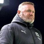 Wayne Rooney je otvorený pre návrat Man United, ak Carrick vymenuje dočasného manažéra