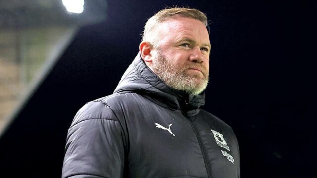 Wayne Rooney je otvorený pre návrat Man United, ak Carrick vymenuje dočasného manažéra
