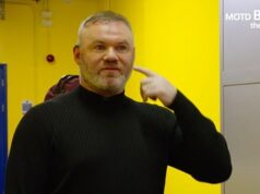 Wayne Rooney odhaľuje prekvapivý zdravotný stav, keď legenda Man United začína s neznámym „zápasom“, ktorý ovplyvňuje jeho disciplinárnosť Wayne Rooney prezradil, že je hluchý na ľavé ucho a že nemôže počuť moderátorov zápasu dňa.