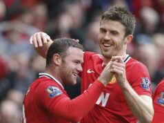 Wayne Rooney otvára dvere návratu Man United, keď legenda hovorí, že by sa pripojil k tímu Michaela Carricka, ak by o to bol požiadaný – po tom, čo bývalí spoluhráči spolu minulý týždeň žúrovali na Barbadose. Wayne Rooney nezavrel dvere na emocionálny návrat do Man United ako súčasť trénerského tímu Michaela Carricka.