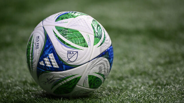 West Bromwich Albion hľadá bývalého trénera Manchestru United ako nového manažéra
