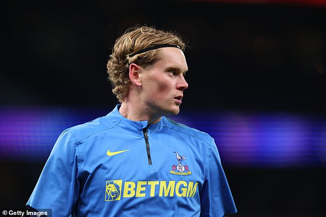 West Ham cieli na dvojicu Spurs a Chelsea na hosťovaní, West Ham požiadal o hosťovanie brankára Tottenhamu Antonina Kinského