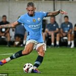 Kalvin Phillips, 30, sa pripojil k Manchestru City v roku 2022 a Wolves sa vrátili tento mesiac