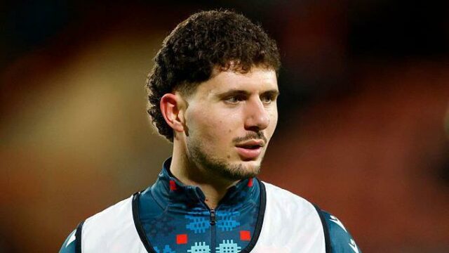 Wrexham starostlivo riadi Cacace po návrate zranenia
