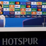 Xavi Simons a Thomas Frank hovorili pre médiá pred zápasom Tottenhamu Hotspur Ligy majstrov proti Borussii Dortmund