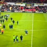 Zápas majstrovstiev bol pozastavený, pretože hráči boli po zdravotnej pohotovosti odvedení z ihriska