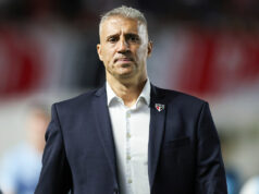 Zápas medzi São Paulom a Mirassolom, fanúšikovia neveriacky – pozri viac Zápas medzi São Paulom a Mirassolom, fanúšikovia neveriacky – pozri viac