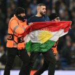 Zápas v Man City bol zastavený, pretože demonštranti zaútočili na ihrisko a kamery odrezali od incidentu | Futbal | Šport