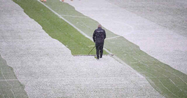 Odklady Premier League sú zriedkavé, ale Met Office vydal tento víkend varovania pred snehom a poľadovicou