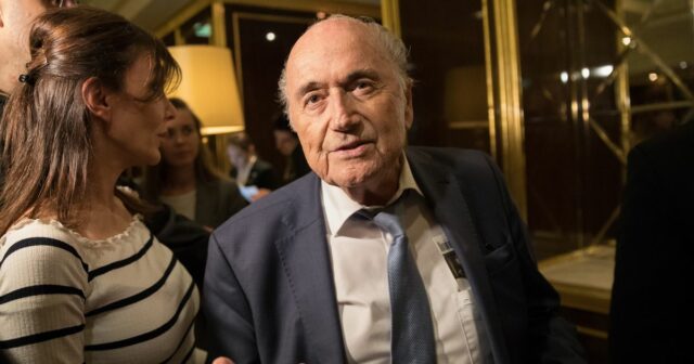 Zatrpknutý Sepp Blatter má jeden odkaz pre futbalových fanúšikov „bojkotujte Blatter hovorí, že by sme mali bojkotovať majstrovstvá sveta