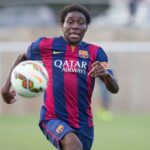 Dongou oslavuje gól pre Barcu Atletic.