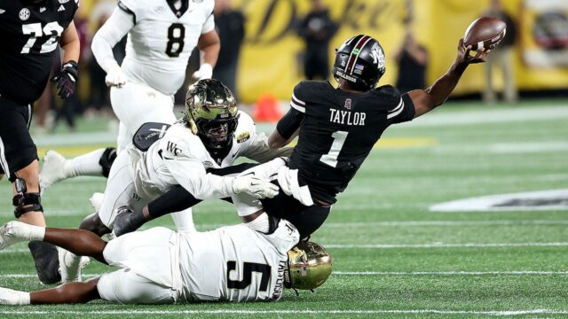 Zdá sa, že Kamario Taylor sa vyhýba vážnemu zraneniu nôh v hre Duke's Mayo Bowl
