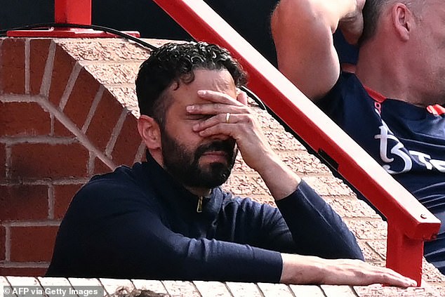 Zidane, Southgate, Howe, Keane?! Paul Scholes a Nicky Butt vyniesli Ruben Amorim možno odišiel z Manchestru United ešte len v pondelok, no o jeho výmene sa už horlivo diskutuje