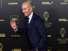 Zinedine Zidane súhlasil s návratom do vedenia Zidane radí, ako spravovať šatňu Realu Madrid