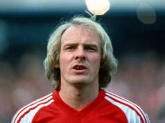 Život Terryho Yoratha v obrazoch ako otec Gabby Logan a hviezda Leeds United zomreli vo veku 75 rokov Život Terryho Yoratha v obrazoch ako otec Gabby Logan a hviezda Leeds United zomreli vo veku 75 rokov